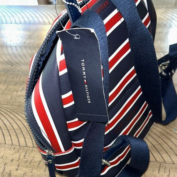 Tommy Hilfiger 🇺🇸 Nautical🛥️Striped Backpack🎒Adj straps roomy interior Vegan 🌱 - Picture 13 of 17